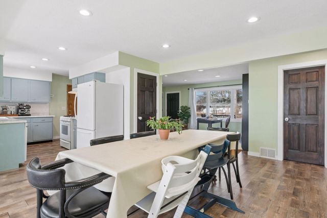 2401 Jones Place W, Bloomington, MN 55431