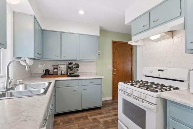 2401 Jones Place W, Bloomington, MN 55431