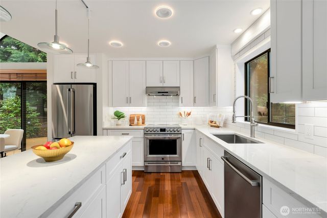 24345 Fjord Place NW, Poulsbo, WA 98370