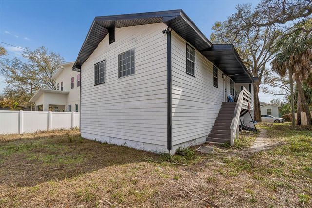 2402 CASSELL STREET, Tampa, FL 33605