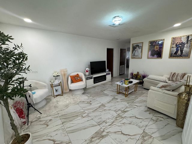 5851-5853 Fillmore St, Hollywood, FL 33021