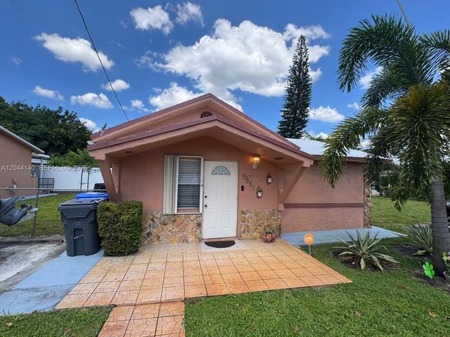 5851-5853 Fillmore St, Hollywood, FL 33021