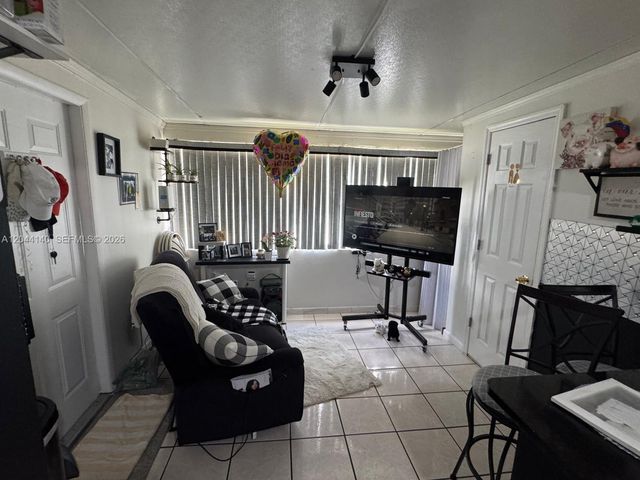 5851-5853 Fillmore St, Hollywood, FL 33021