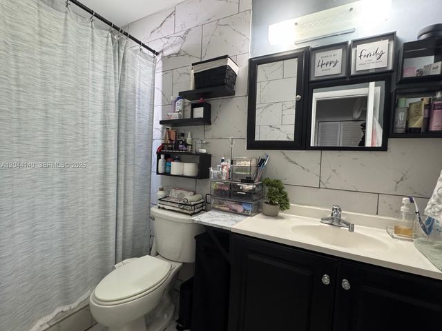 5851-5853 Fillmore St, Hollywood, FL 33021