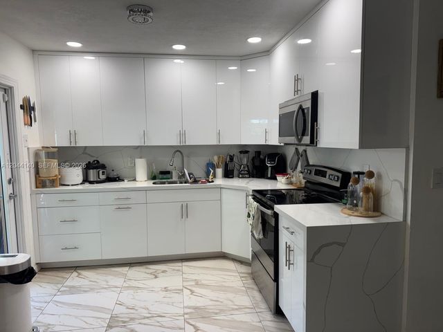 5851-5853 Fillmore St, Hollywood, FL 33021