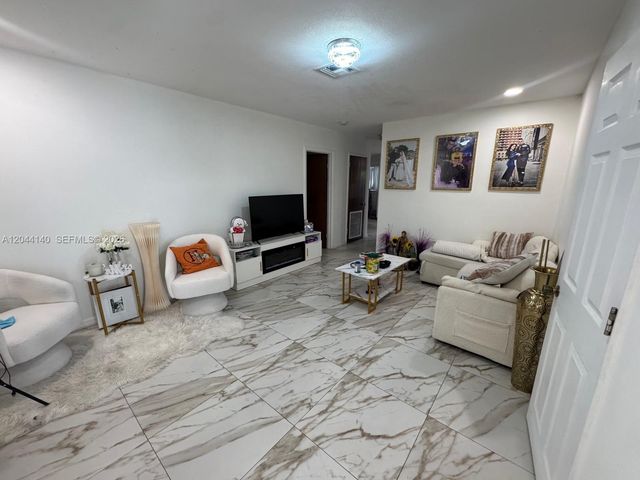 5851-5853 Fillmore St, Hollywood, FL 33021