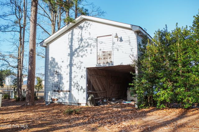 3758 N Mitchell Ford Road, Clarkton, NC 28433