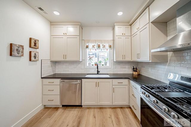 1485 Elmore Avenue, Idaho Falls, ID 83402