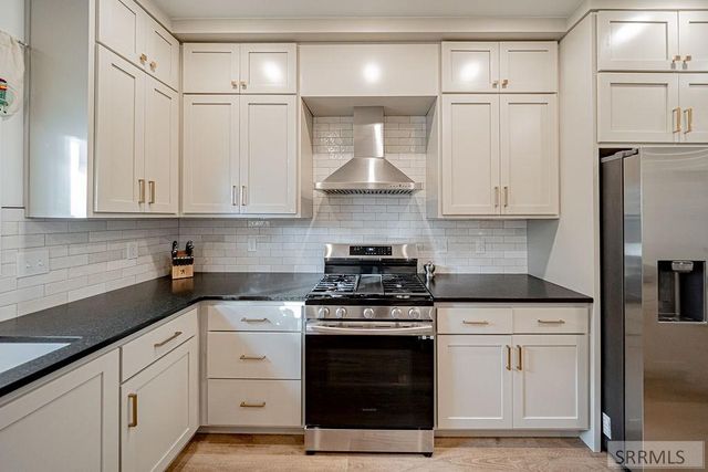 1485 Elmore Avenue, Idaho Falls, ID 83402