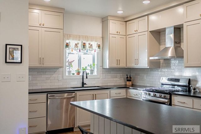 1485 Elmore Avenue, Idaho Falls, ID 83402