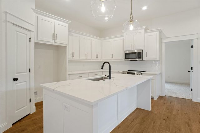 107 S 6th Street, Godley, TX 76044