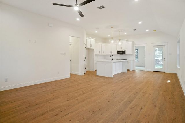 107 S 6th Street, Godley, TX 76044