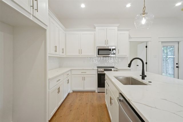 107 S 6th Street, Godley, TX 76044