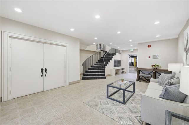 222 7th Street 202, Santa Monica, CA 90402
