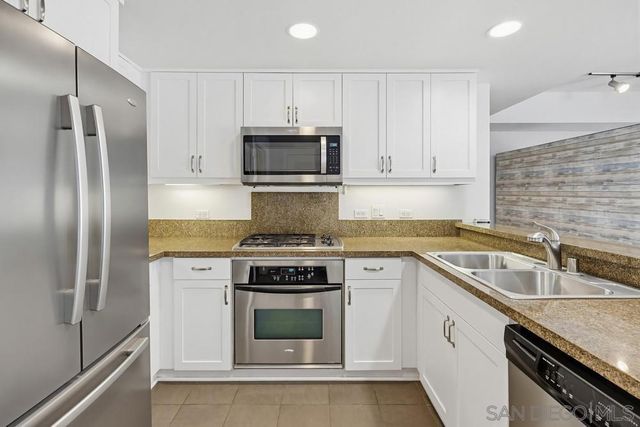 875 G Street 201, San Diego, CA 92101