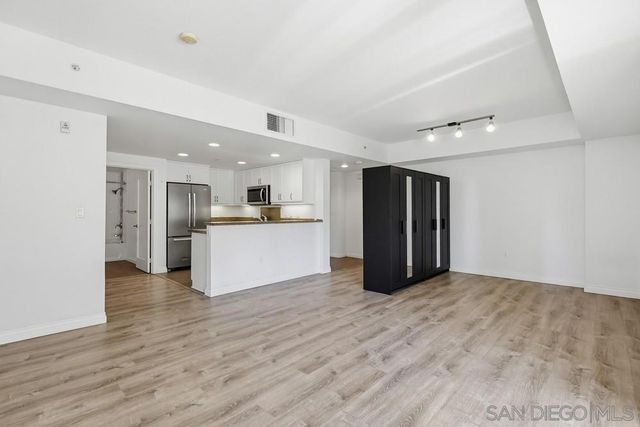 875 G Street 201, San Diego, CA 92101