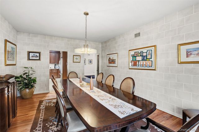 23 Mary Court, Melville, NY 11747