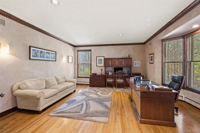 23 Mary Court, Melville, NY 11747