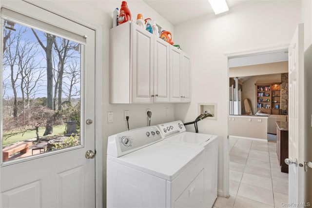 23 Mary Court, Melville, NY 11747