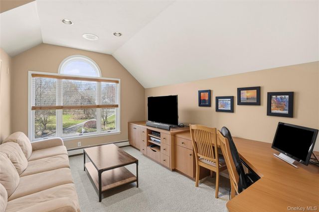 23 Mary Court, Melville, NY 11747