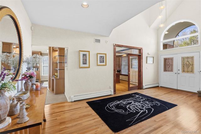 23 Mary Court, Melville, NY 11747