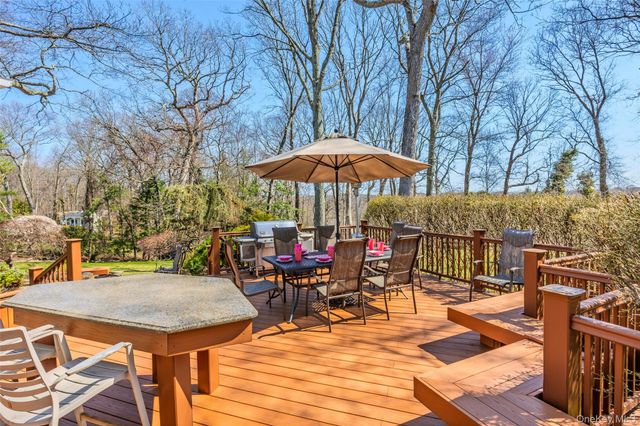 23 Mary Court, Melville, NY 11747