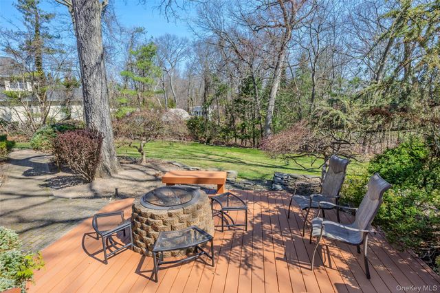 23 Mary Court, Melville, NY 11747