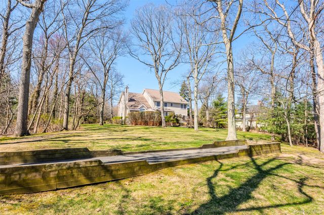 23 Mary Court, Melville, NY 11747