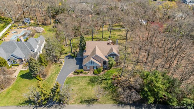 23 Mary Court, Melville, NY 11747
