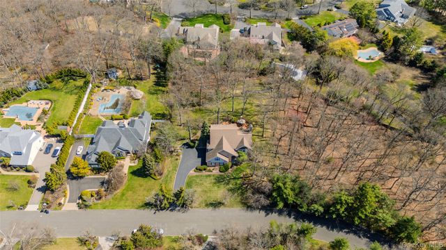 23 Mary Court, Melville, NY 11747