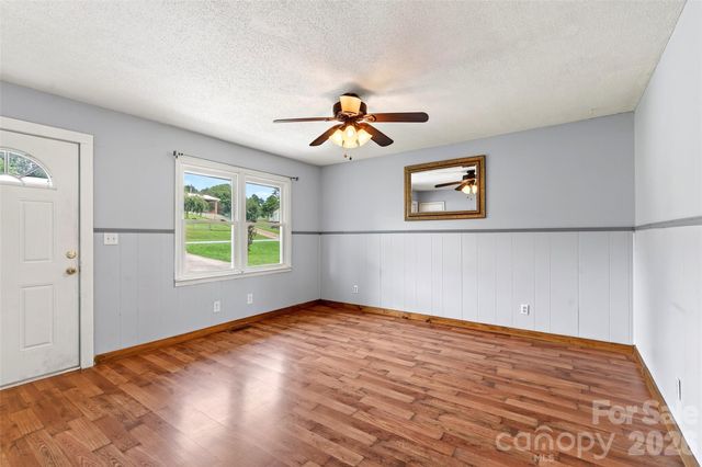 224 Cherokee Way, Marion, NC 28752