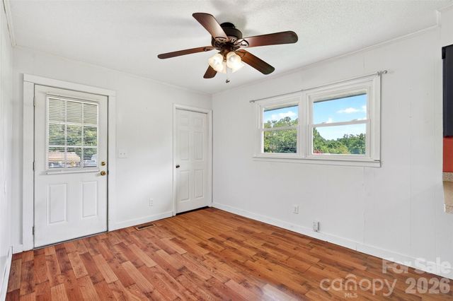 224 Cherokee Way, Marion, NC 28752
