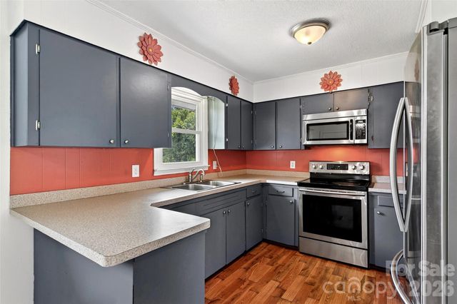 224 Cherokee Way, Marion, NC 28752