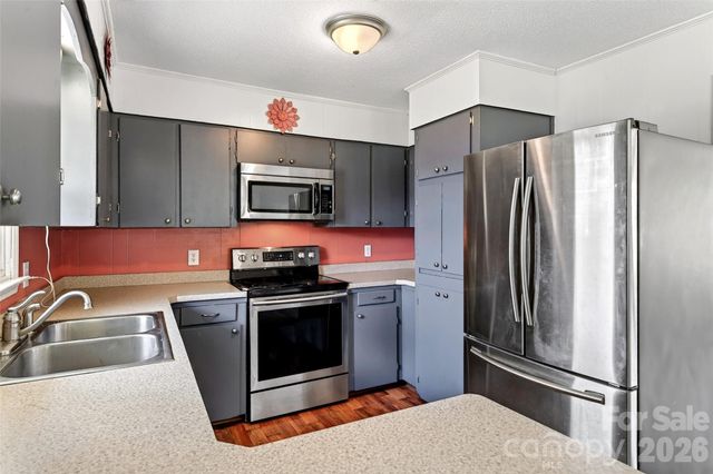 224 Cherokee Way, Marion, NC 28752