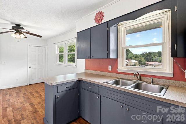 224 Cherokee Way, Marion, NC 28752