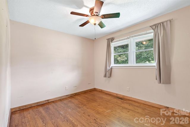 224 Cherokee Way, Marion, NC 28752