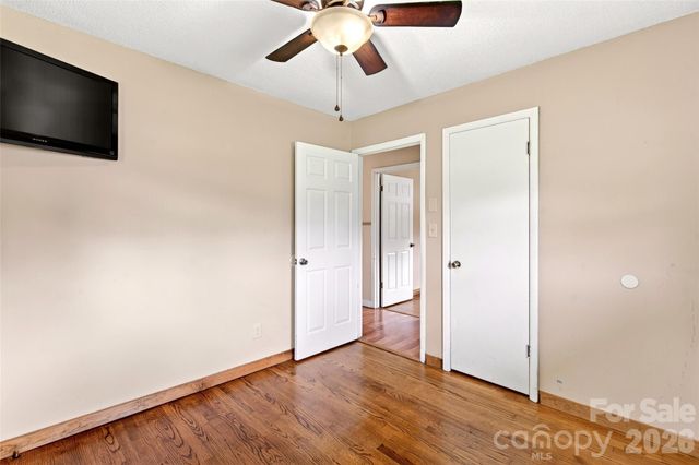 224 Cherokee Way, Marion, NC 28752