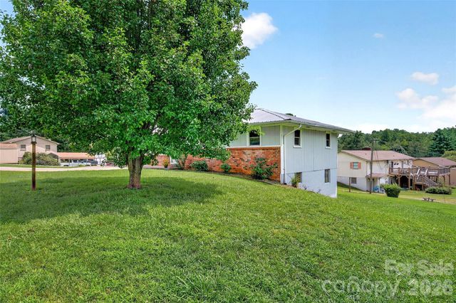 224 Cherokee Way, Marion, NC 28752