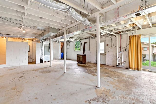 224 Cherokee Way, Marion, NC 28752