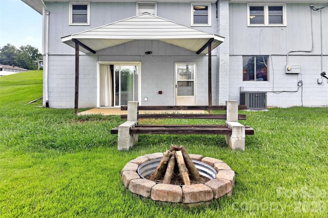 224 Cherokee Way, Marion, NC 28752