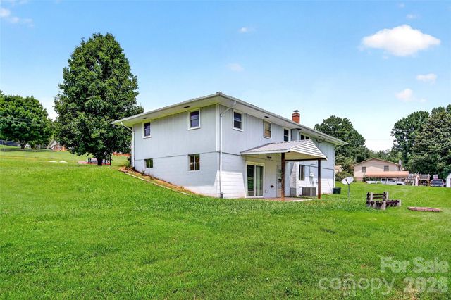 224 Cherokee Way, Marion, NC 28752