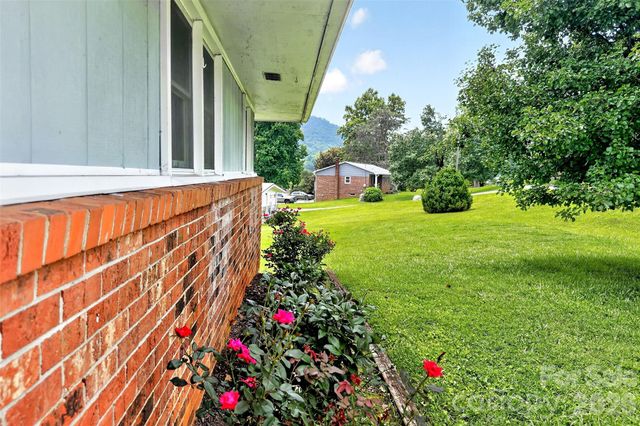 224 Cherokee Way, Marion, NC 28752