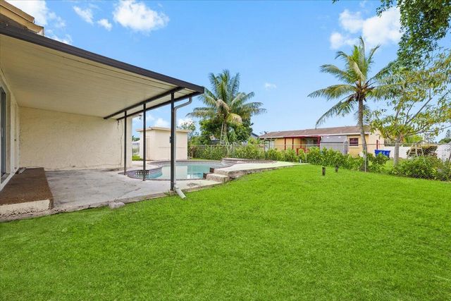 7712 SW 7TH Street, North Lauderdale, FL 33068