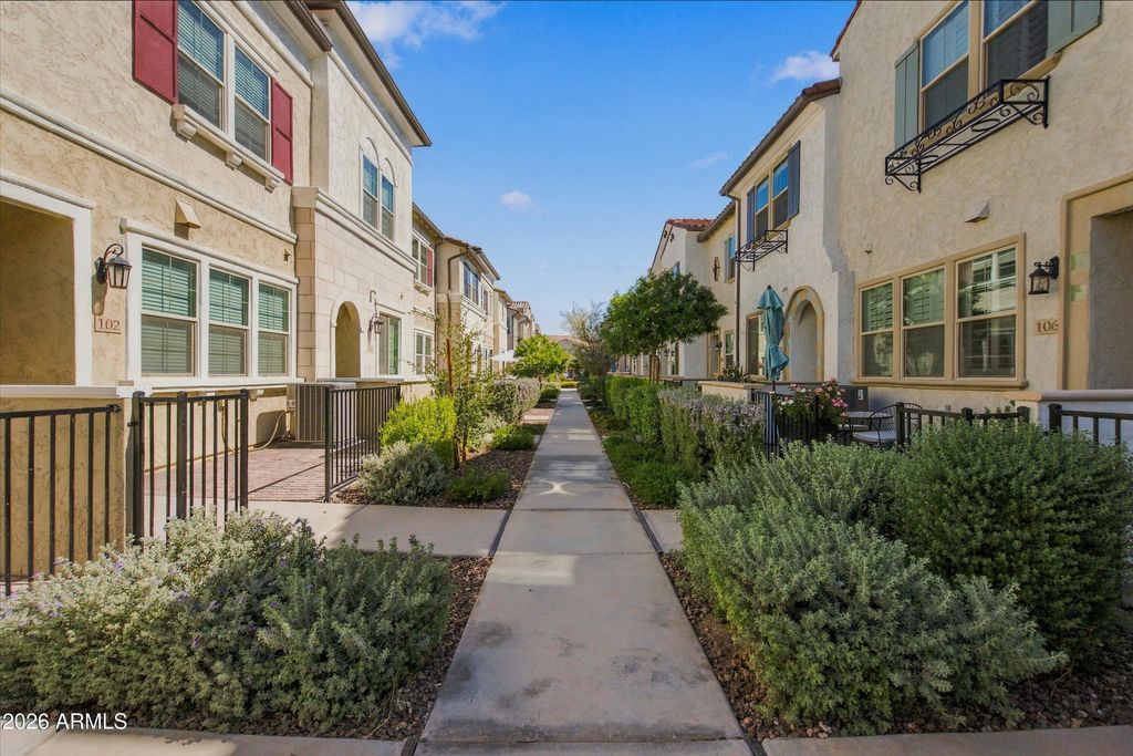 1821 E BERNIE Lane 104, Gilbert, AZ 85295 — exterior