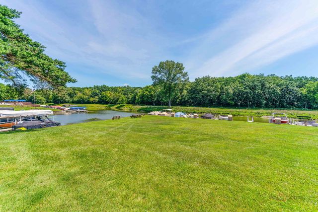 53 Oak Hill Colony Street 10, Fox Lake, IL 60020