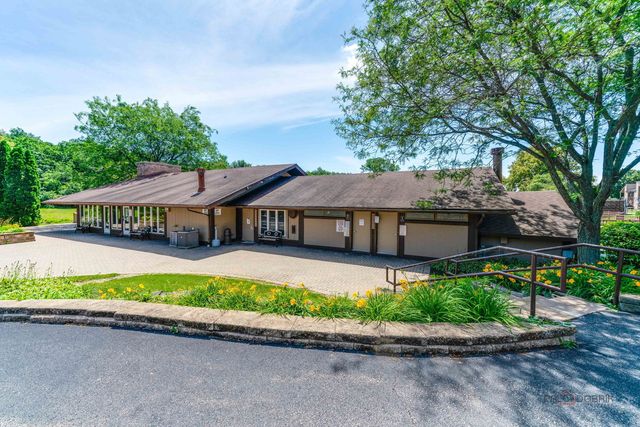 53 Oak Hill Colony Street 10, Fox Lake, IL 60020