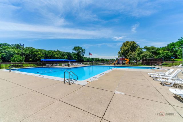 53 Oak Hill Colony Street 10, Fox Lake, IL 60020