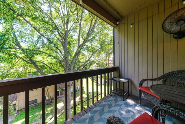 53 Oak Hill Colony Street 10, Fox Lake, IL 60020