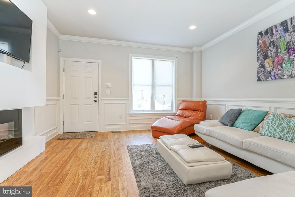 2332 ELLSWORTH ST, PHILADELPHIA, PA 19146 — photo 2