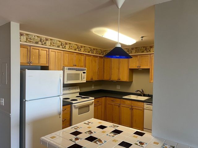 376 Ocean Ave 802, Revere, MA 02151